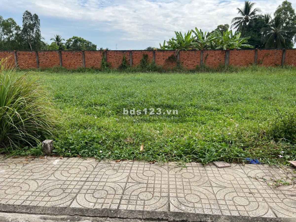 Bán đất 2 mặt tiền tại ĐT 833B, 2 tỷ/ 290 m2, hàng hiếm giá…