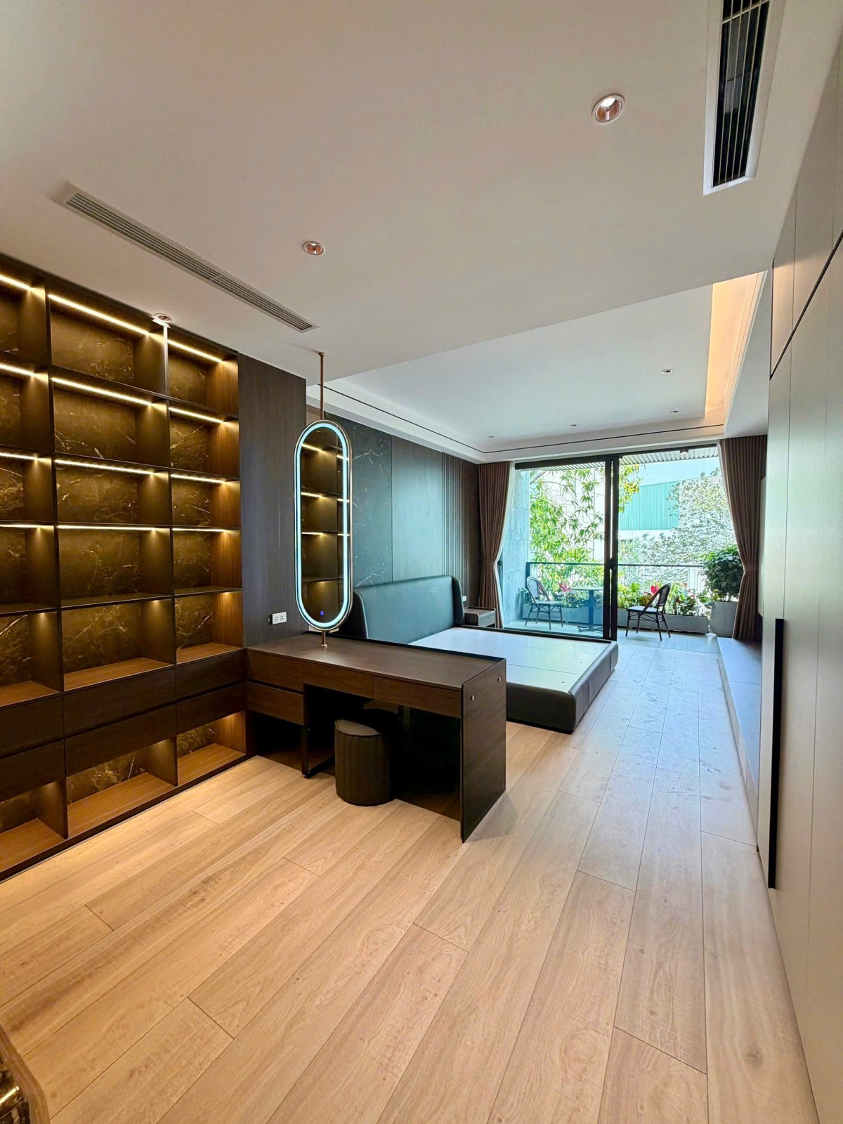 BÁN NHÀ PHƯỜNG BỒ ĐỀ DT 50M 4 TẦNG, NGÕ RỘNG Ô TÔ 7 CHỖ…