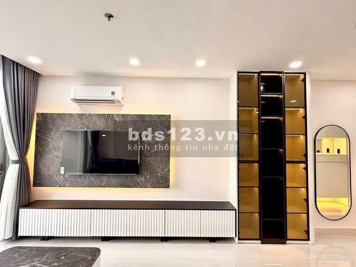 Bán gấp CC 2PN, 85m2 tại Vinhomes Central Park, 3,23 tỷ 0901873403 Hân