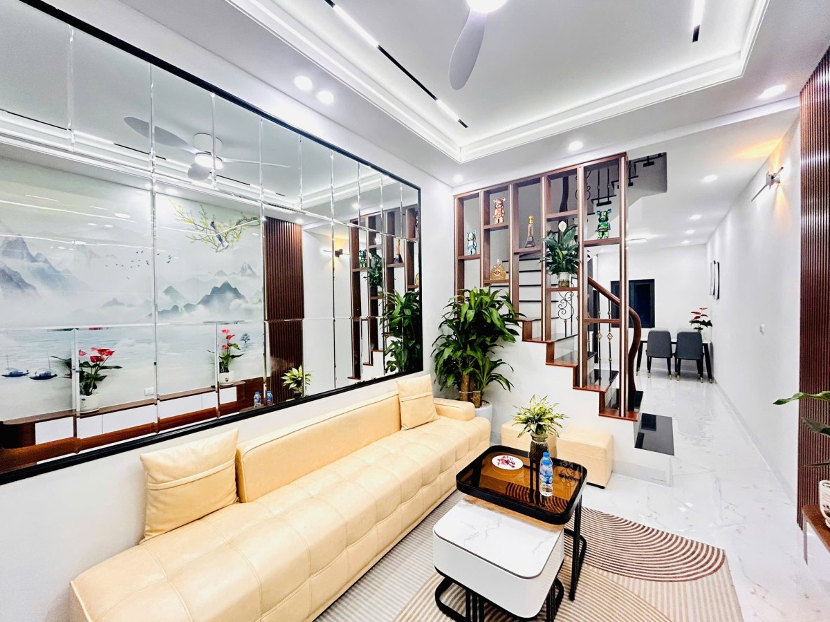 CẦN BÁN NHÀ PHỐ QUAN NHÂN 33M2 5 TẦNG MT 3.2 GIÁ 8.15 TỶ