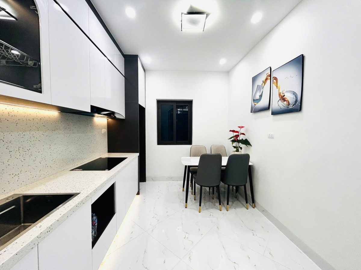 CẦN BÁN NHÀ PHỐ QUAN NHÂN 33M2 5 TẦNG MT 3.2 GIÁ 8.15 TỶ