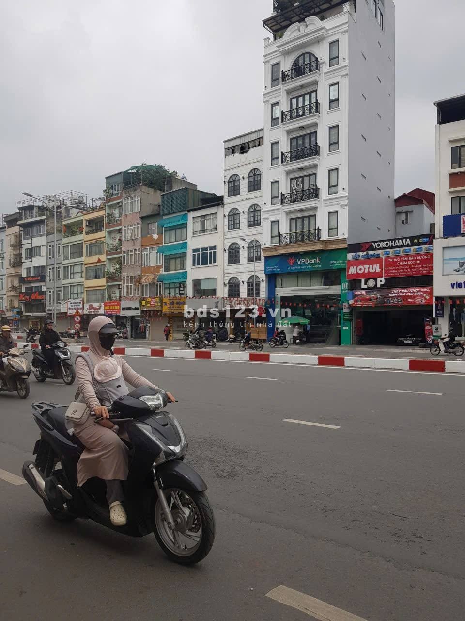 Bán nhà mặt phố Giáp Bát 99m2, 6 tầng thang máy, lô góc, kinh…