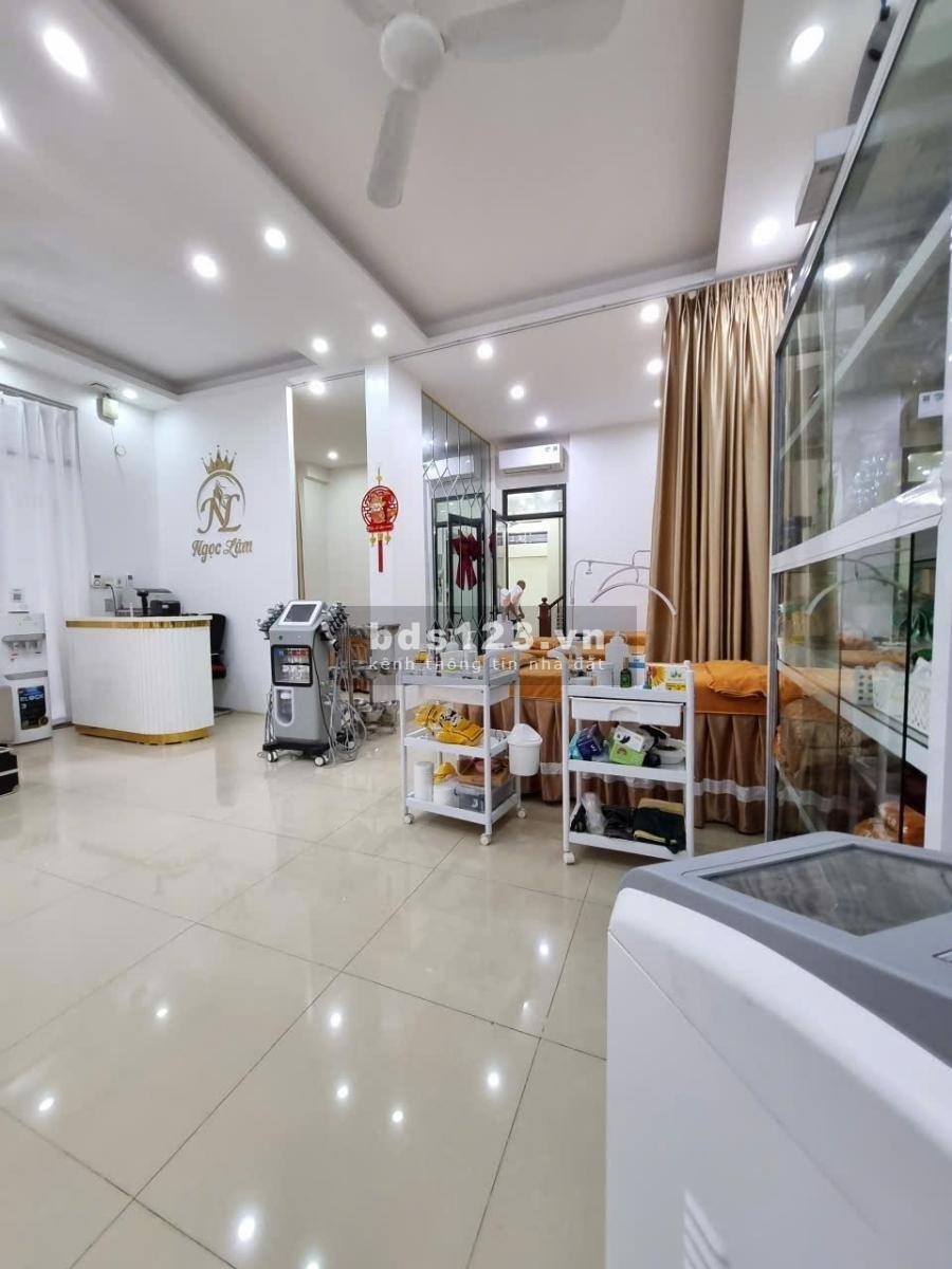 Bán nhà mặt phố Giáp Bát 99m2, 6 tầng thang máy, lô góc, kinh…