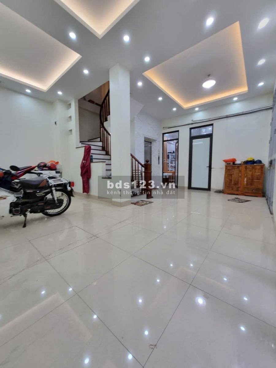 Bán nhà mặt phố Giáp Bát 99m2, 6 tầng thang máy, lô góc, kinh…