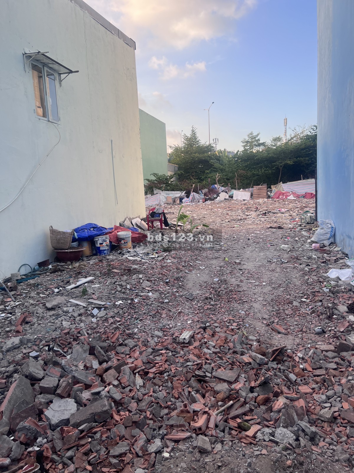 CHO THUÊ ĐẤT TRỐNG QUẬN BÌNH TÂN ( 500m2) TRỤC ĐƯỜNG CHÍNH VÕ VĂN KIỆT RẼ VÀO