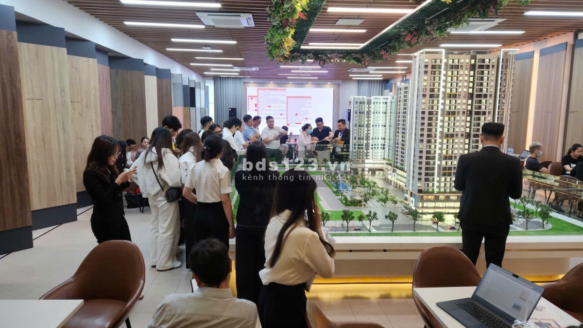 ĐỪNG LƯỚT NẾU BẠN ĐANG TÌM NHÀ GIÁ RẺ, CHỈ TỪ 1,3 TỶ 0935160750 Trinh