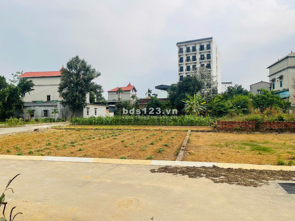 Loanh quanh 3 tỷ có ngay 100.2m đất thôn 2 Tân Xã, thủ phủ căn…