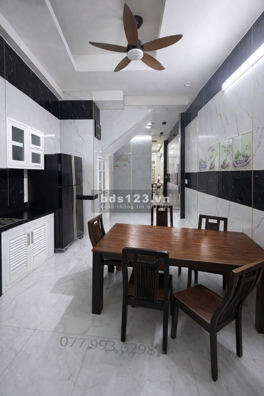 NHÀ MTKD Đường số 72, Lý Chiêu Hoàng, Phường 10 Quận 6