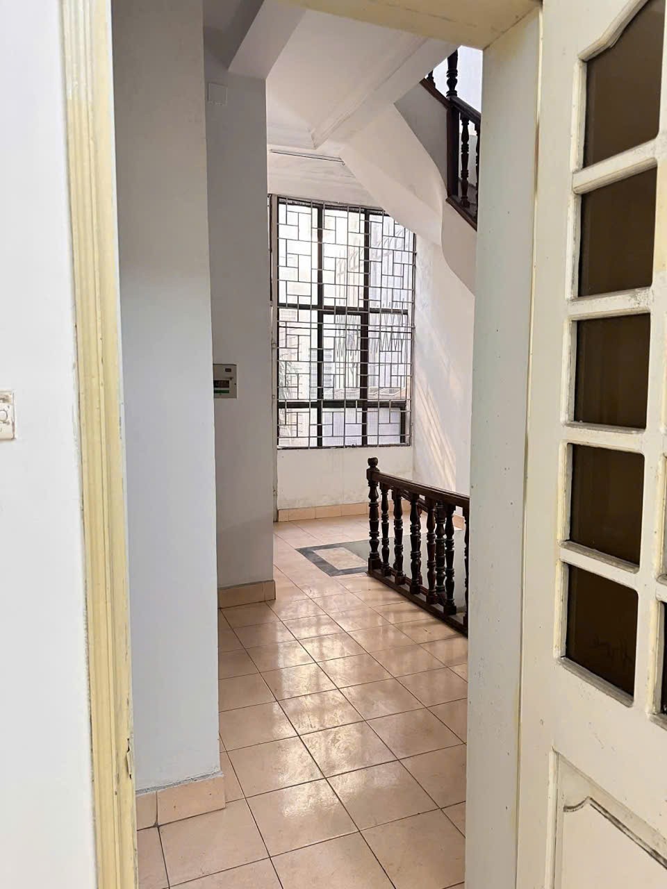 CHO THUÊ NGUYÊN CĂN ĐẶNG TIẾN ĐÔNG 80M 3T, 3 NGỦ, 15TR 0903258273