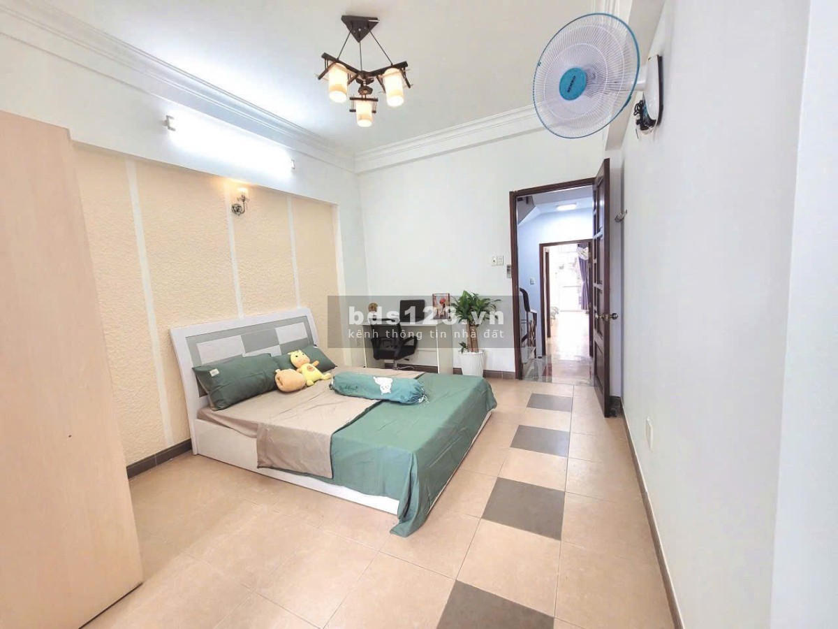 Q1 – 6TR5 – FREE 2 XE – STUDIO CỬA SỔ TRỜI