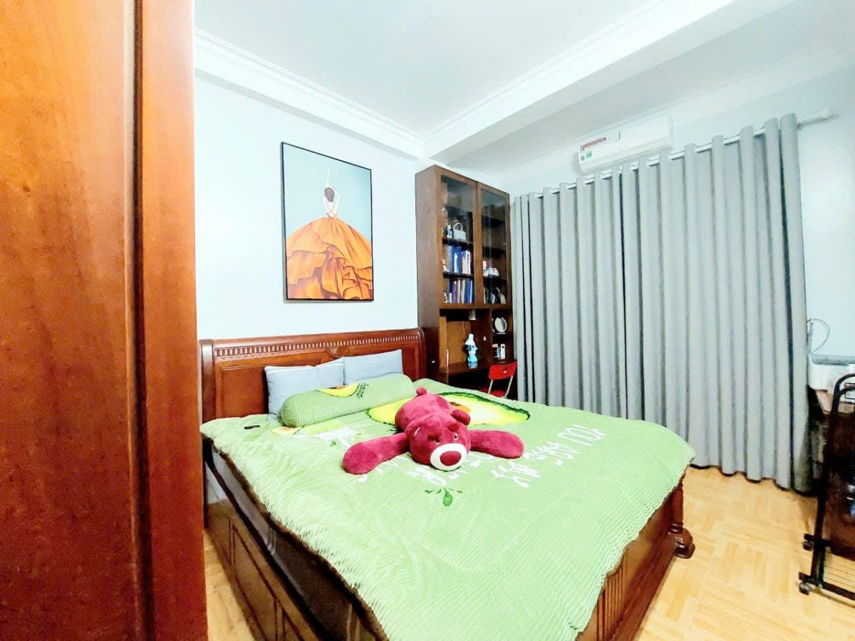 CHO THUÊ NGUYÊN CĂN CHÙA BỘC, ĐỦ NỘI THẤT, 3 NGỦ 42M 4T 15TR…