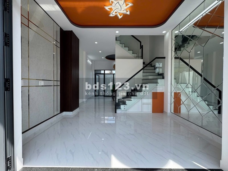 Bán Nhà Phố 3 Tầng Long Phước Q.9 - Khu Phân Lô - Giá Nhỉnh 4 Tỷ