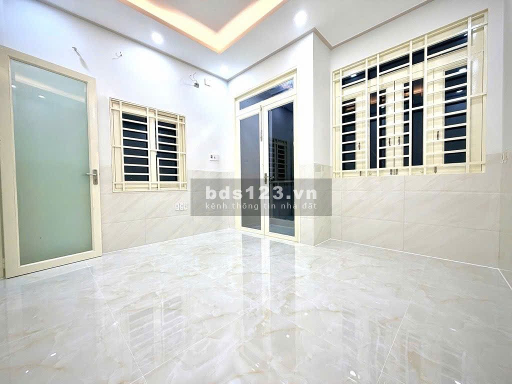 Bán nhà Văn Cao, Tân Phú – sát mặt tiền, 4x11m, 2 tầng, 2PN,…