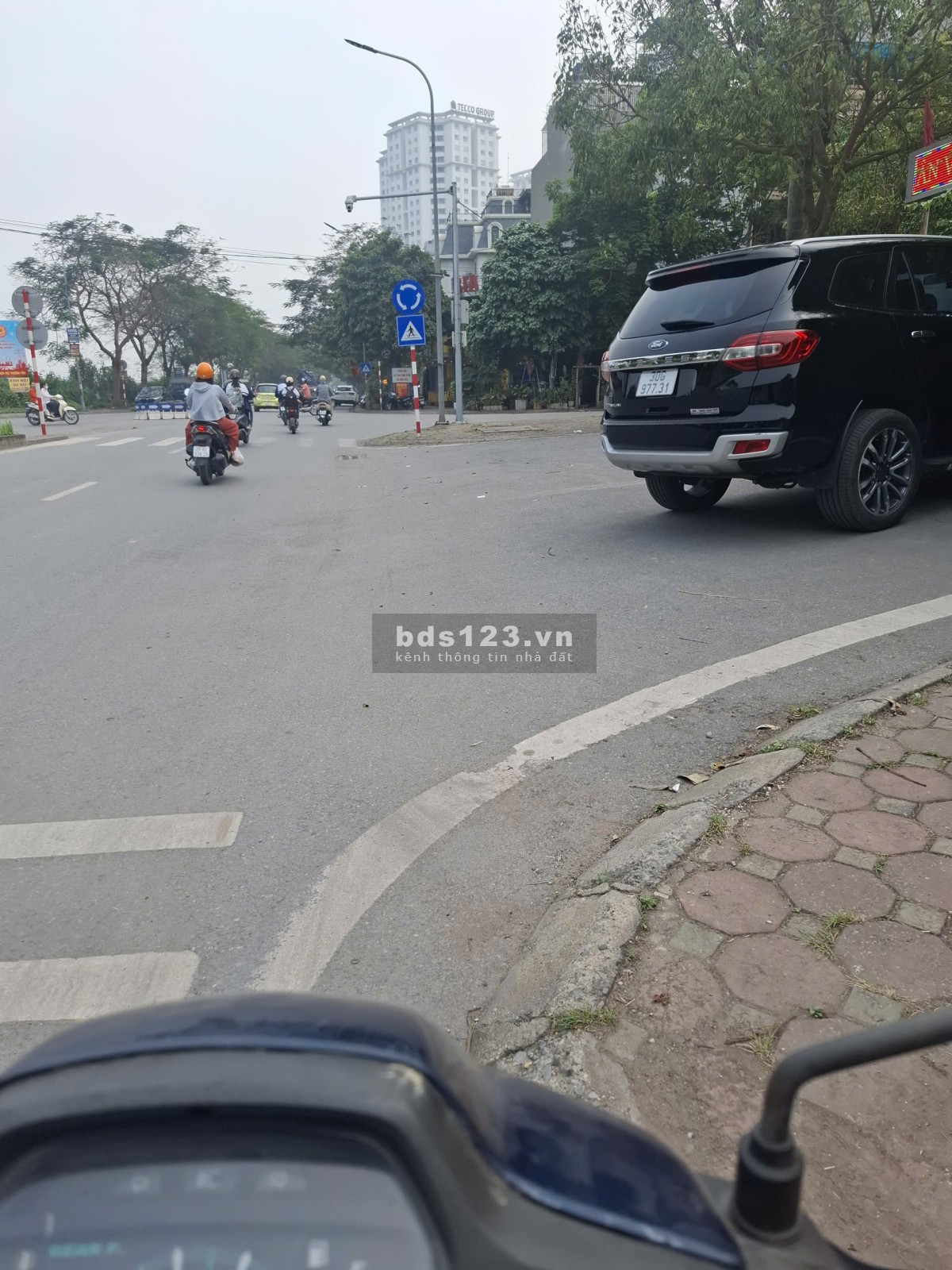 Mặt đường Vũ Lăng gần Chung cư IEC 140m giá 64 tỷ