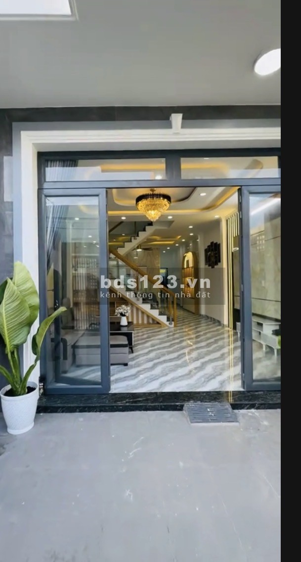 TRẢ NGAY 300Tr NHẬN NHÀ NGAYNHÀ MẶT TIỀN - BÌNH CHÁNH HCM