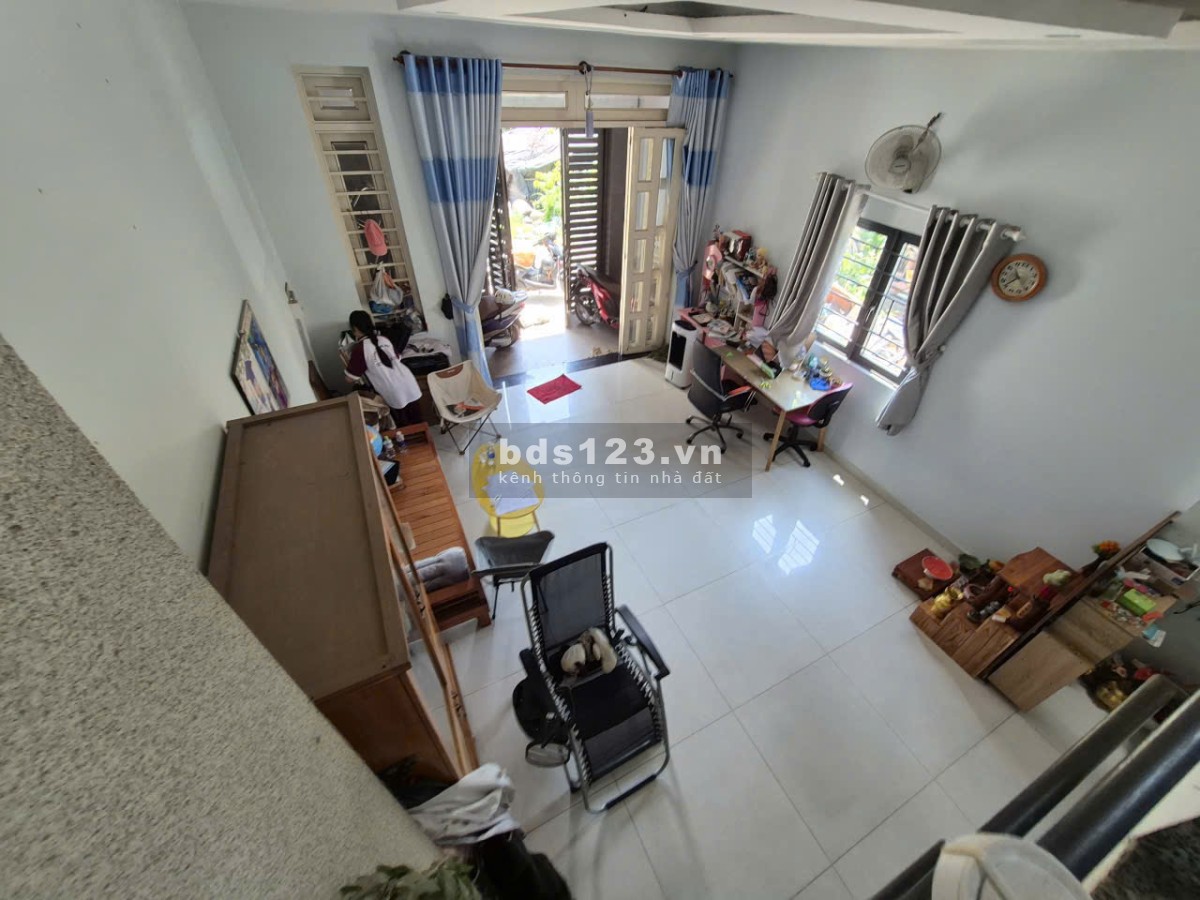 Bán nhà 1 trệt 1 lầu 1 sân thượng Hẻm đường LK 4-5 ,P.Bình…