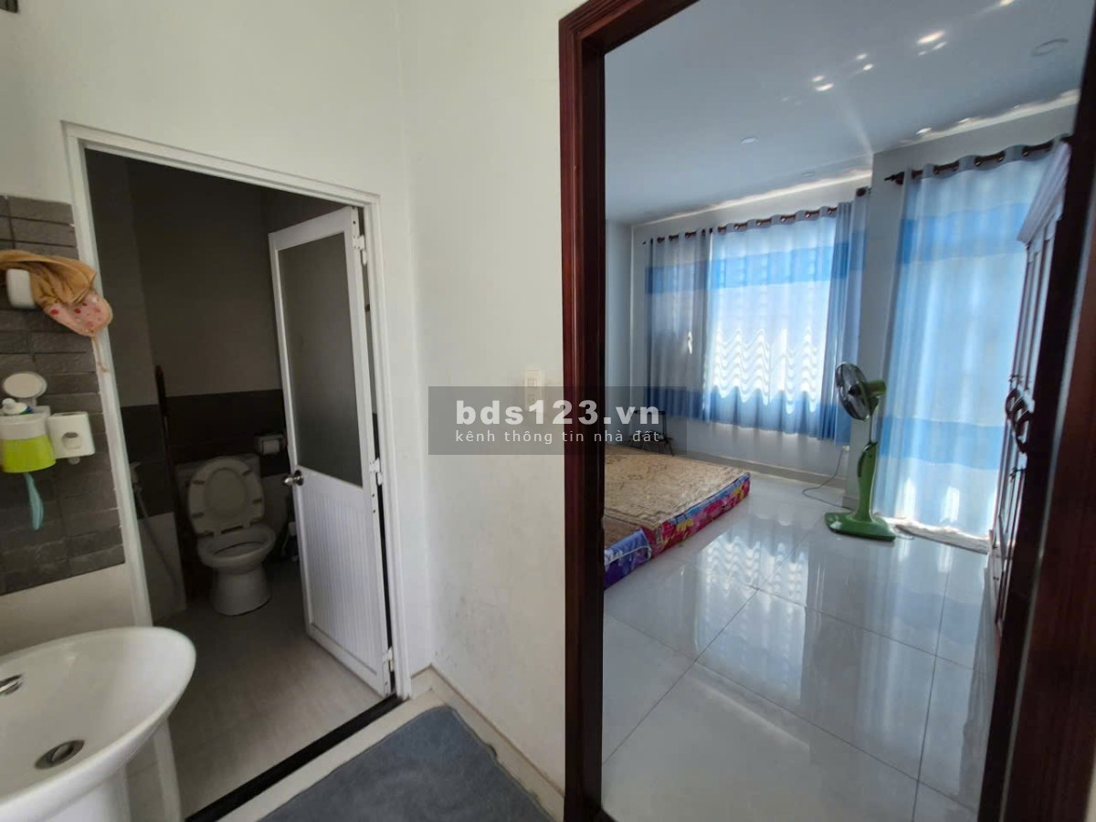 Bán nhà 1 trệt 1 lầu 1 sân thượng Hẻm đường LK 4-5 ,P.Bình…