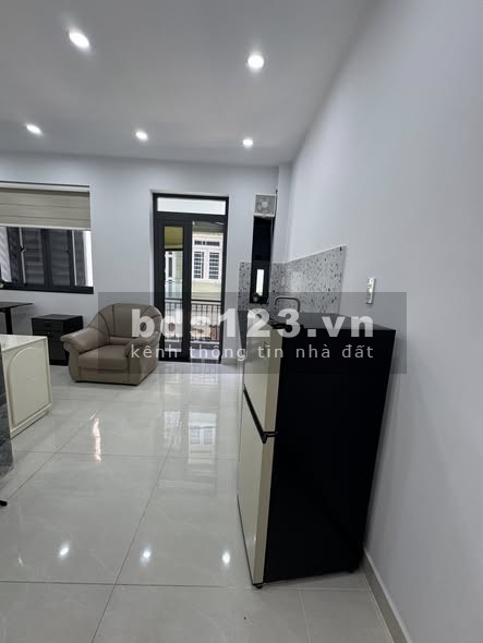 Phòng cho thuê 30m2 hẻm xe hơi Hoàng Văn Thụ, Phú Nhuận