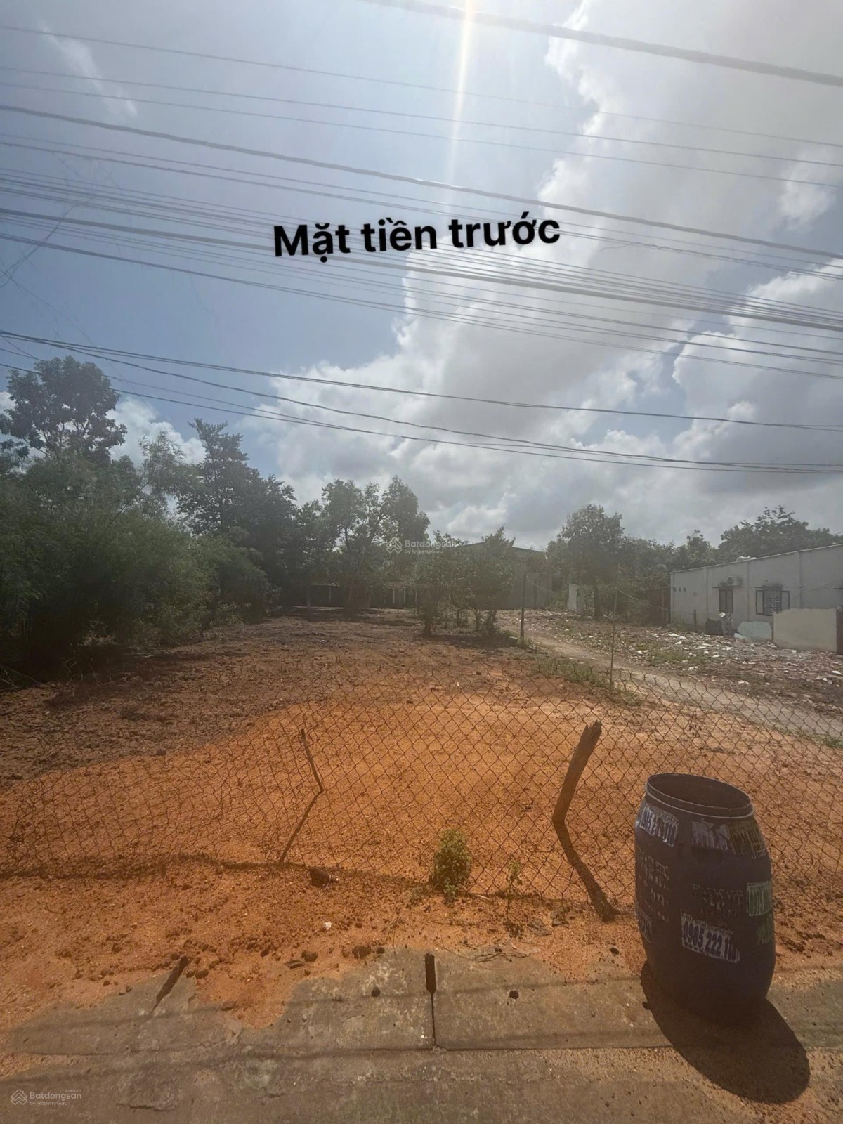 BÁN ĐẤT 2 MẶT TIỀN – VỊ TRÍ ĐẸP GẦN CHỢ HOÀNG GIA –…