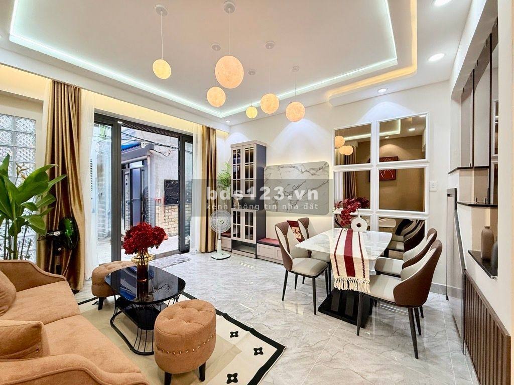 GẤP QUÁ giảm sâu KẾ HẺM XE HƠI - HUỲNH VĂN BÁNH ngay ĐẶNG…