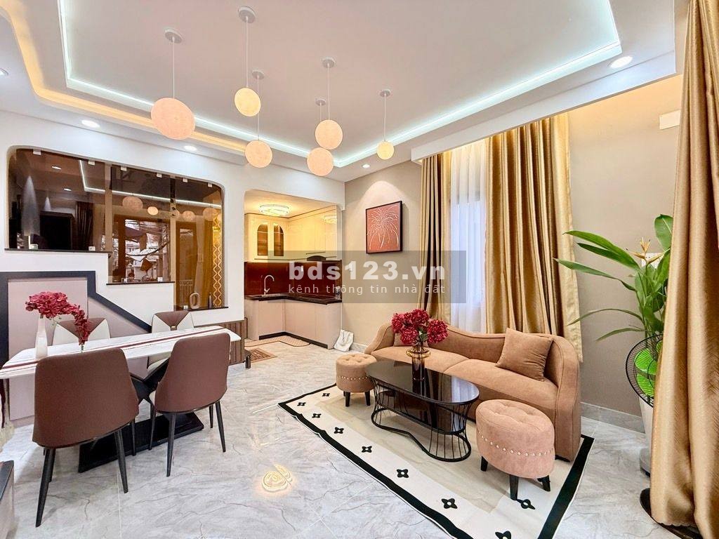 GẤP QUÁ giảm sâu KẾ HẺM XE HƠI - HUỲNH VĂN BÁNH ngay ĐẶNG…