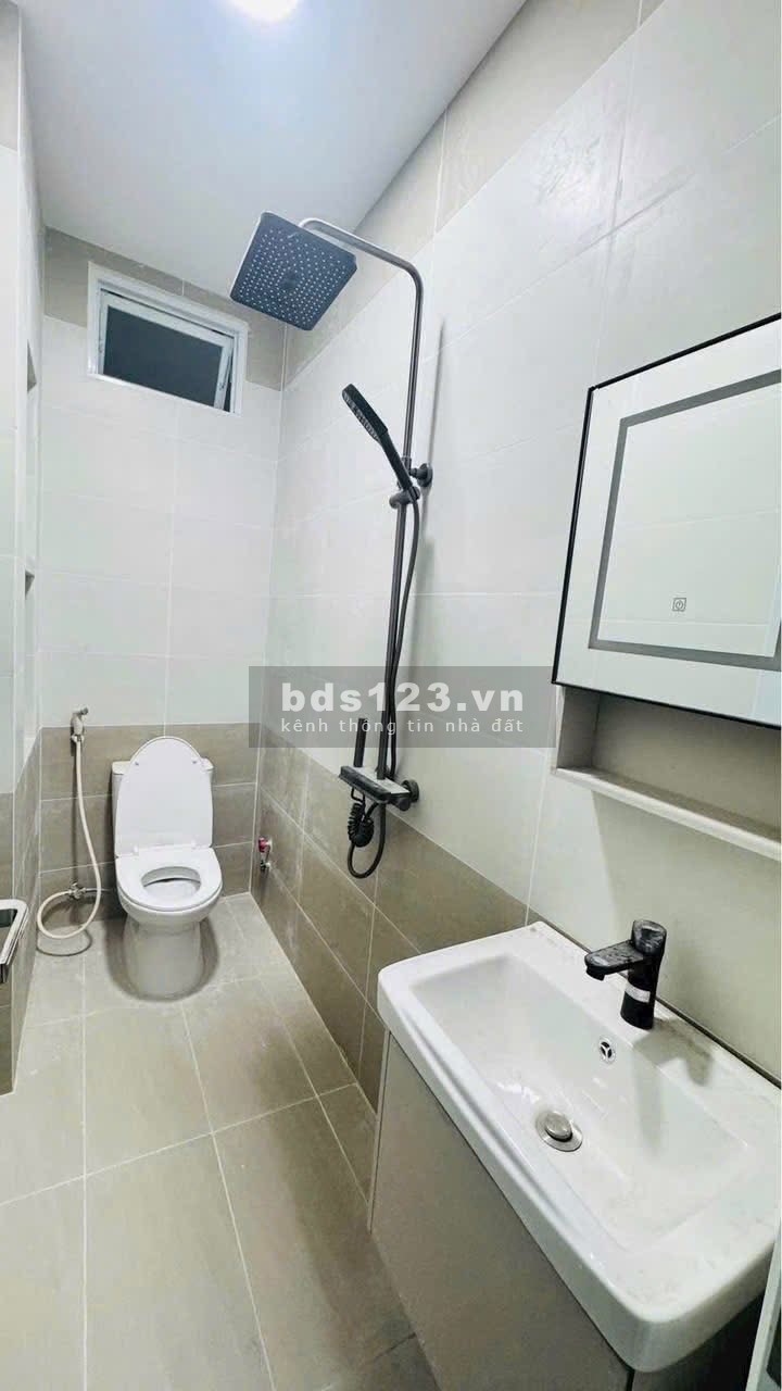 Bán nhà MỚI 4 tầng Tôn Đản, 33m2, giá 2 tỷ800. Trung tâm Q4 -…