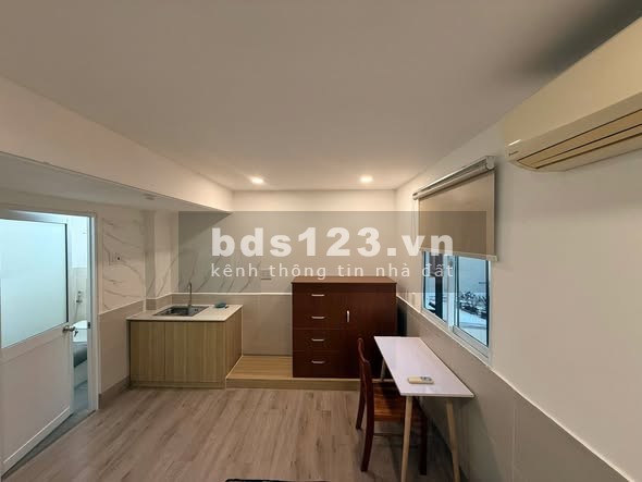 Phòng vừa hoàn thiện, nội thất đủ tại Hoa Hồng, Phú…