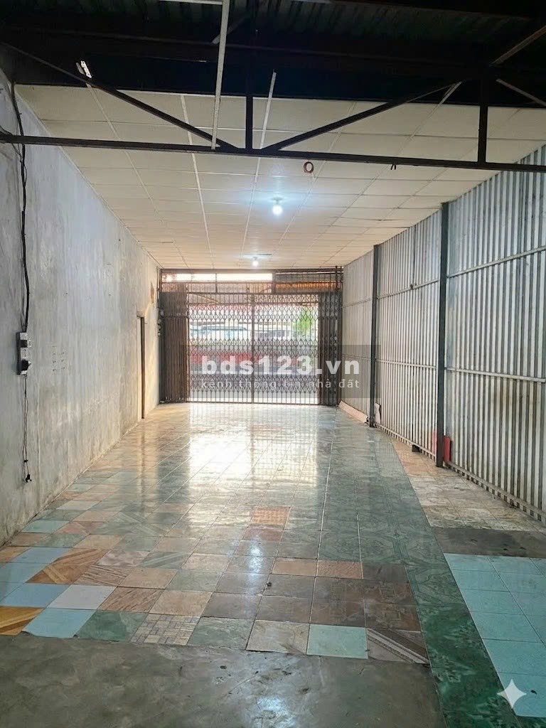 Cho thuê nhà mặt phố làm kho - xưởng - nhà ở tại Hóc Môn…