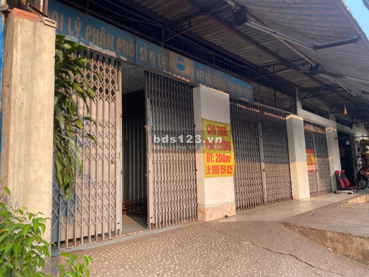 Cho thuê nhà mặt phố làm kho - xưởng - nhà ở tại Hóc Môn…