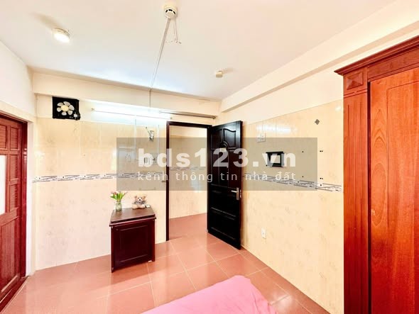 Cho thuê phòng trọ 2.3 triệu tại 1103 QL1A, Thới An, Q12