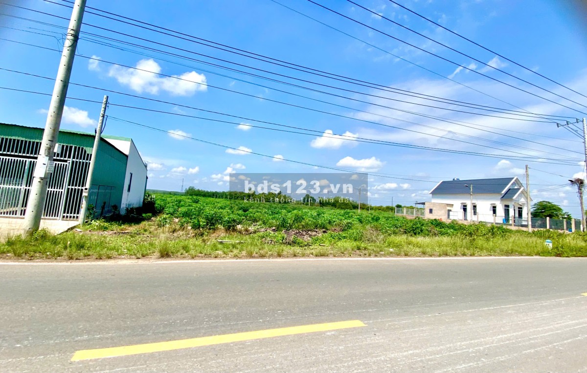 KẸT TIỀN BÁN 2010m2 ĐẤT SỔ HỒNG RIÊNG NGAY KCN LỚN ĐANG…