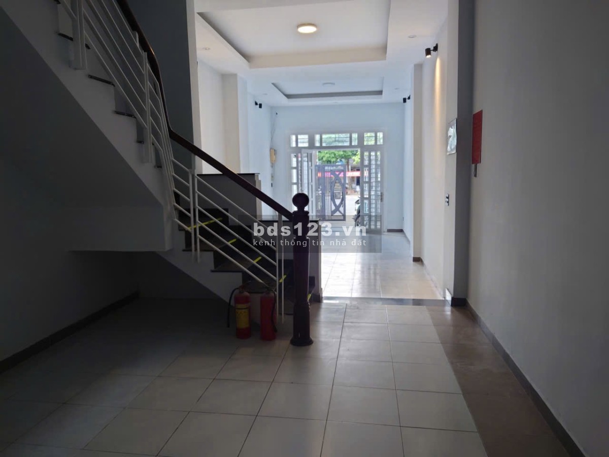 Nhà cho thuê nguyên căn.Diện tích 4x23