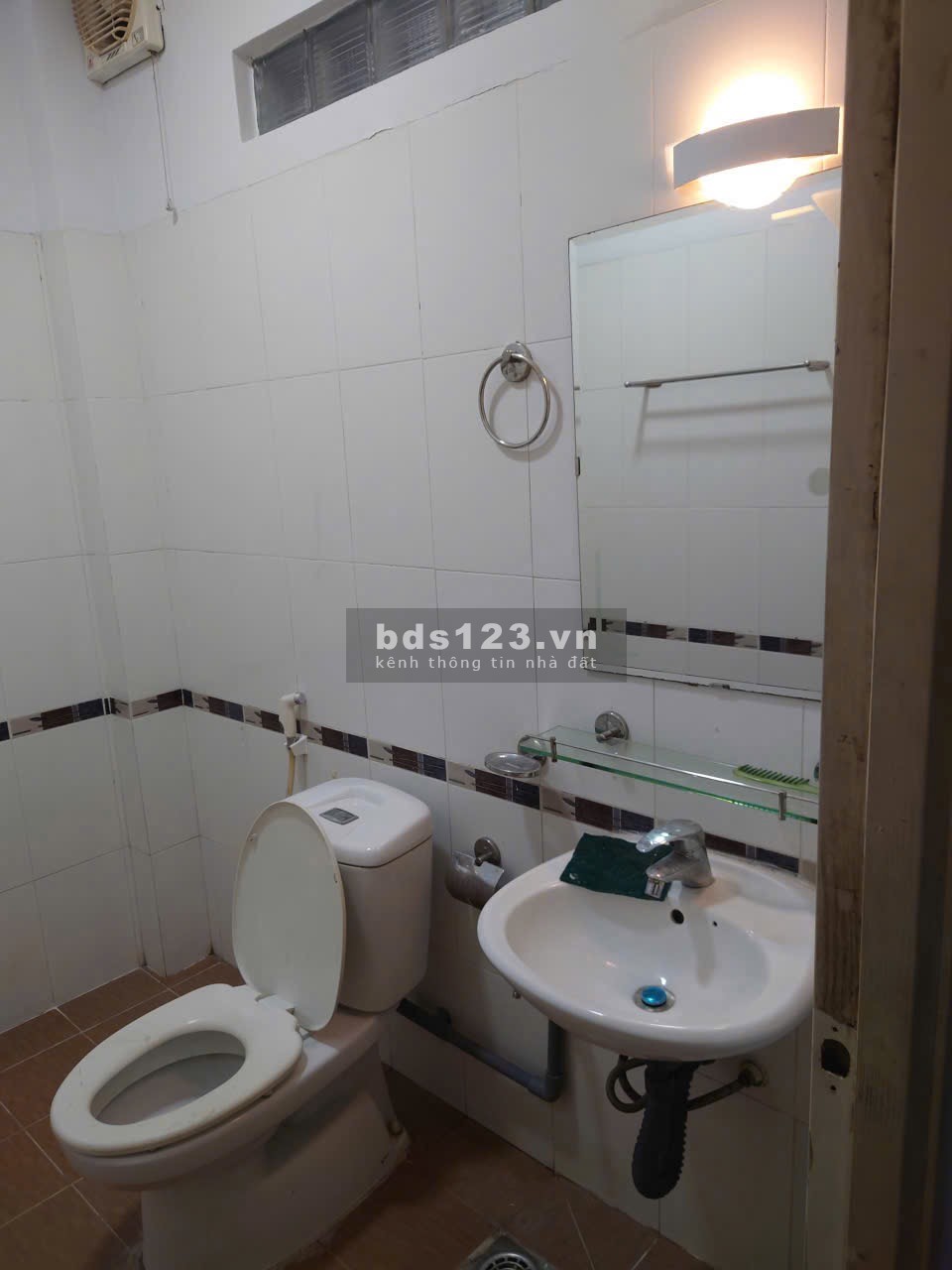 Nhà cho thuê nguyên căn.Diện tích 4x23