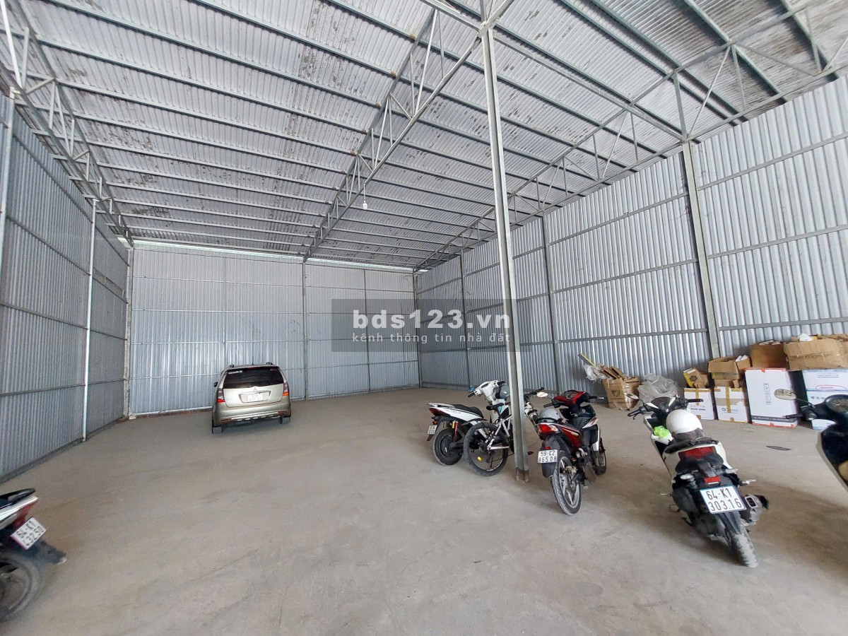 Cho thuê kho Quận 7 320m² trần cao 7m – container 40feet vào –…
