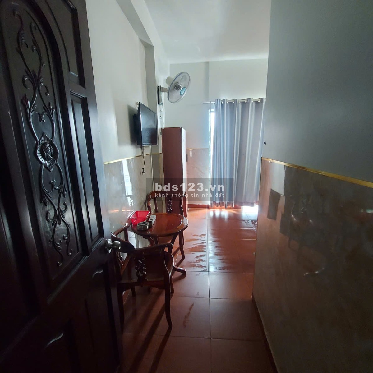 Sang khách sạn 18 phòng/có thang máy (giá 50 triệu) Quận Tân Phú.