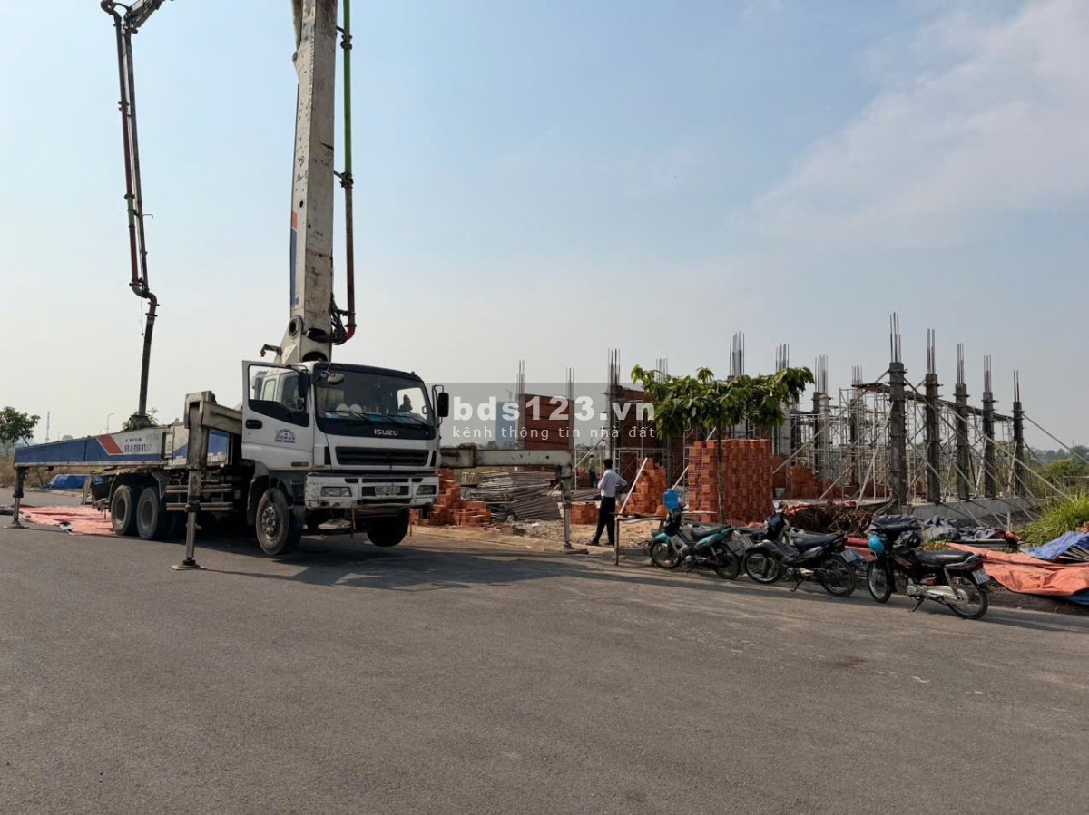 Bán nền đất 80m2 tại khu đô thị đông bình dương giá 1 tỷ 240 triệu. Liên hệ 0856817178