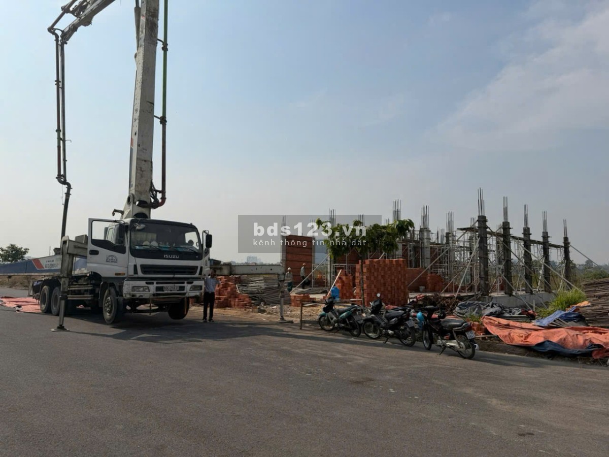 Bán nền đất 80m2 tại khu đô thị đông bình dương giá 1 tỷ 240 triệu. Liên hệ 0856817178