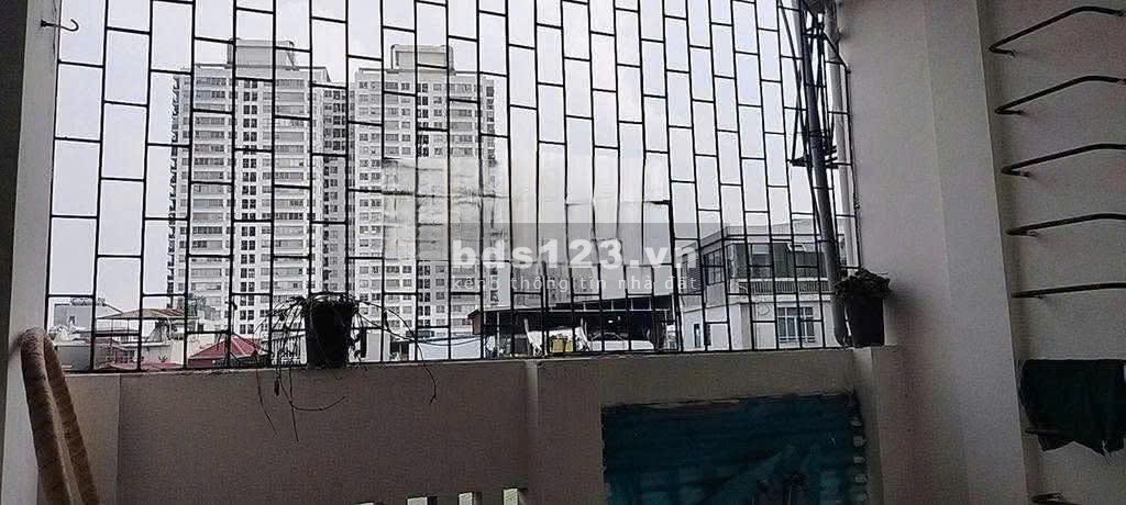 Cho thuê nhà riêng 35m2 Lương Định Của, ở ngay, chính chủ