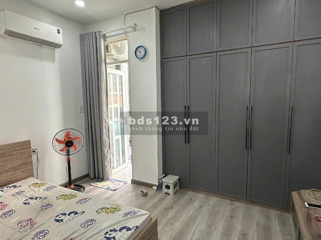 Nhà 4 tầng Vườn Lài, chỗ đậu ô tô, gần UB Tân Phú, 4.9 tỷ