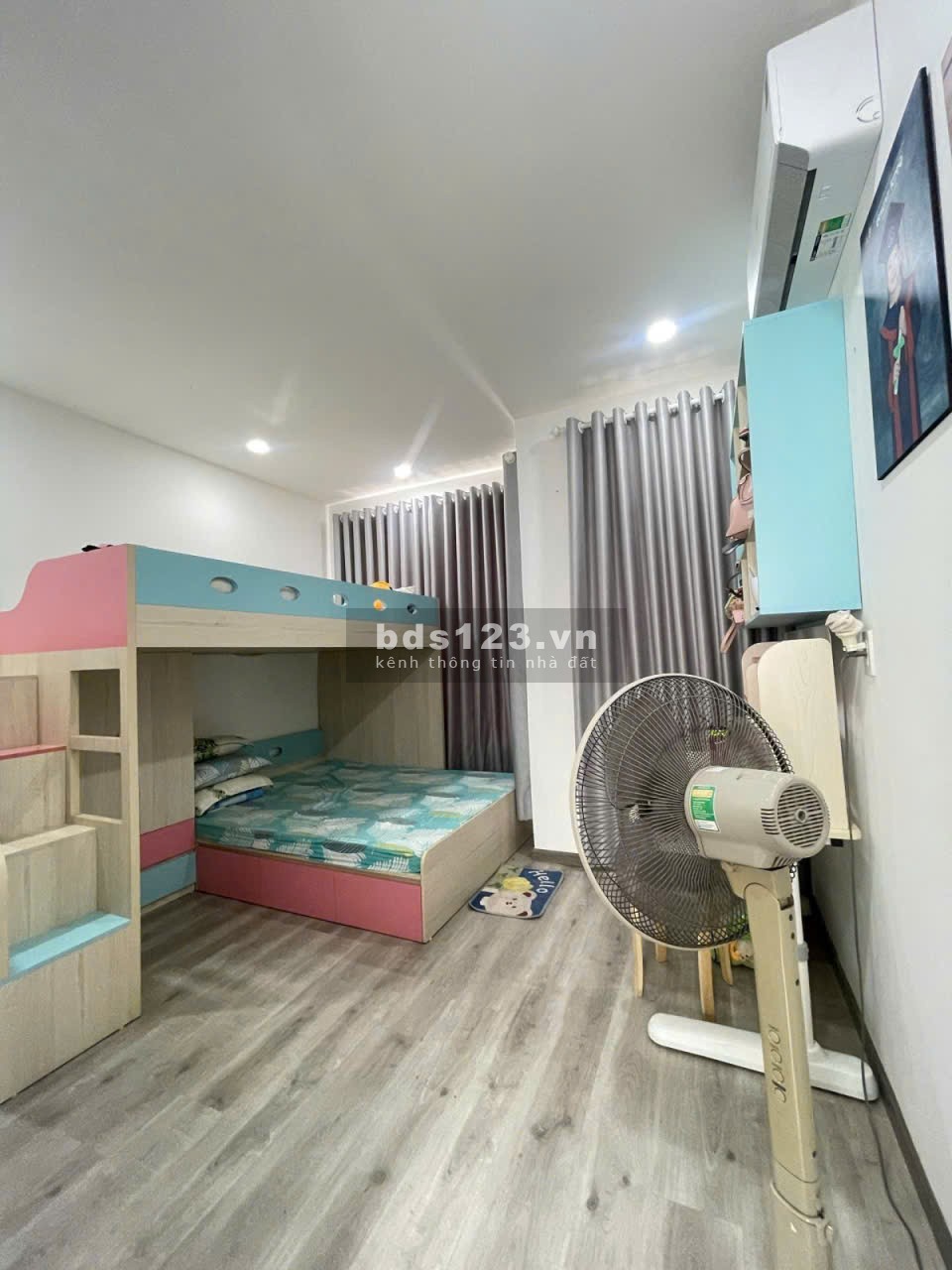 Nhà 4 tầng Vườn Lài, chỗ đậu ô tô, gần UB Tân Phú, 4.9 tỷ