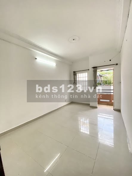 Cho thuê phòng ban công 3.3 triệu tại Thích Quảng Đức, Phú Nhuận