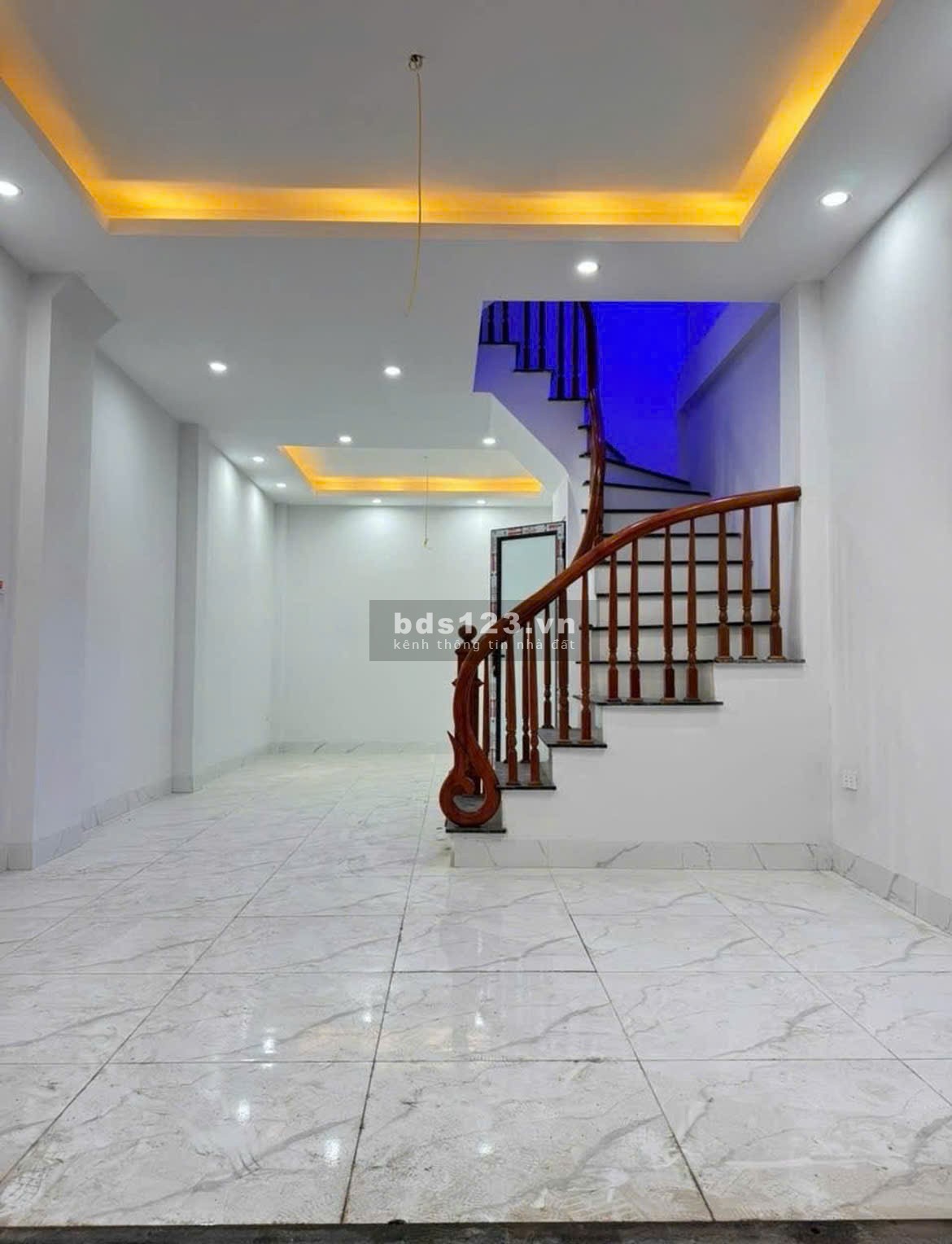 NHÀ ĐẸP LIÊN MẠC - Ô TÔ ĐỖ CỬA - SỔ NỞ HẬU - ĐÓN SÓNG…