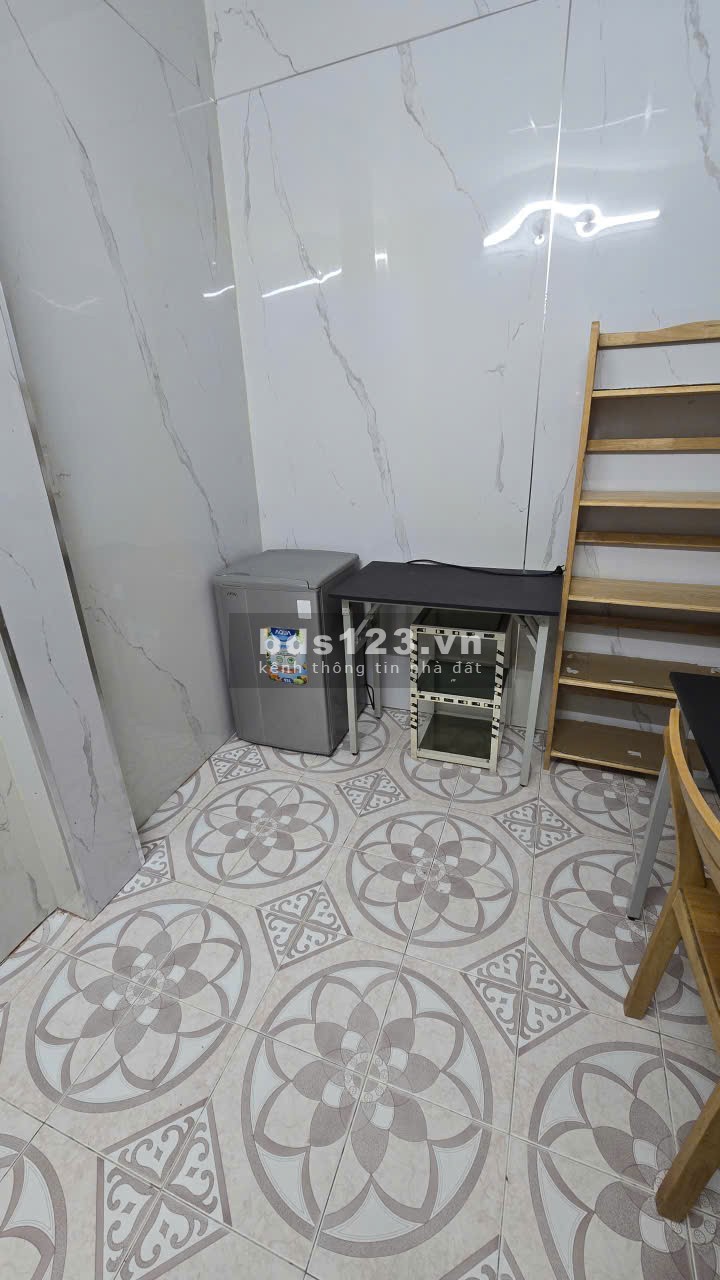 [QUẬN 5] CHO THUÊ PHÒNG TRỌ GIÁ RẺ – NGAY NGUYỄN VĂN CỪ – CÓ MÁY LẠNH