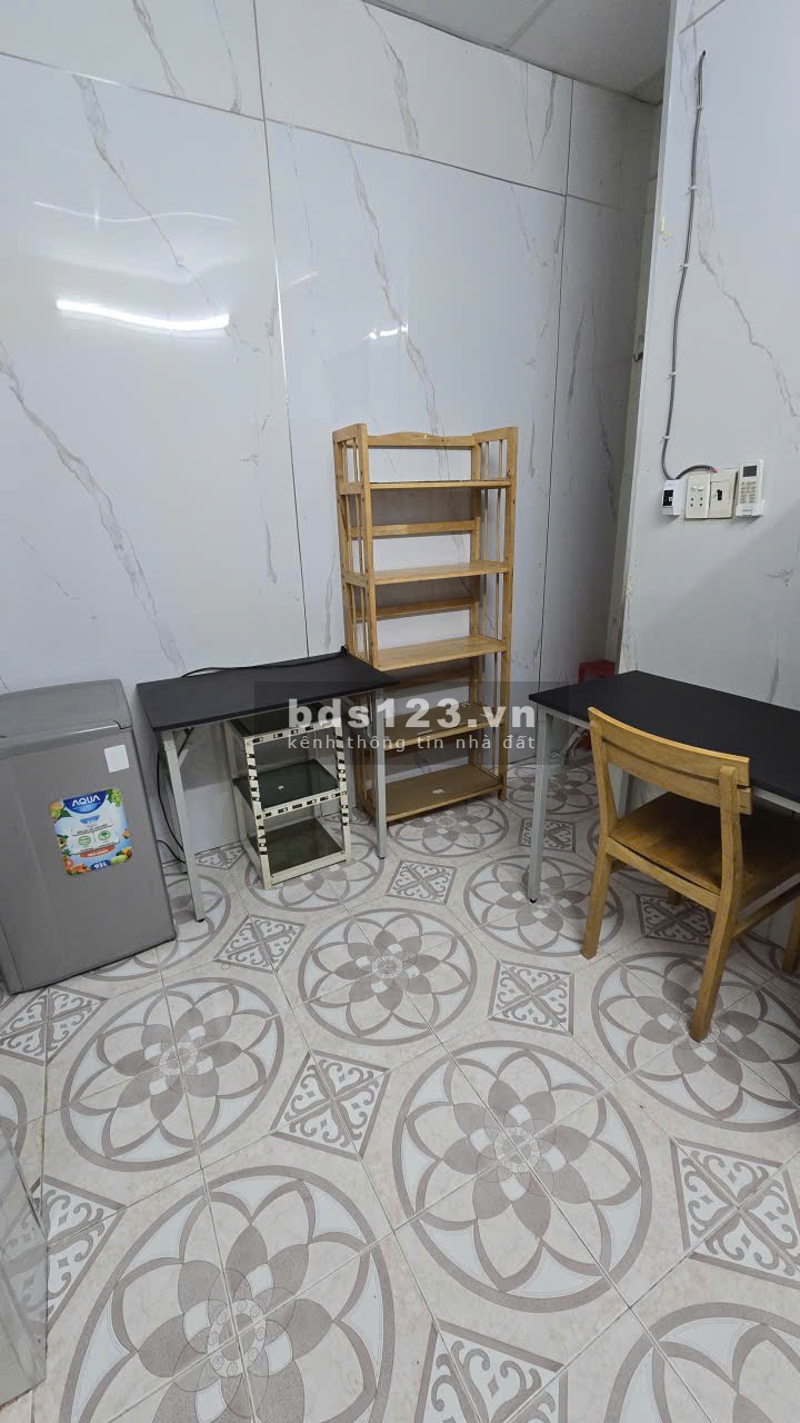 [QUẬN 5] CHO THUÊ PHÒNG TRỌ GIÁ RẺ – NGAY NGUYỄN VĂN CỪ – CÓ MÁY LẠNH