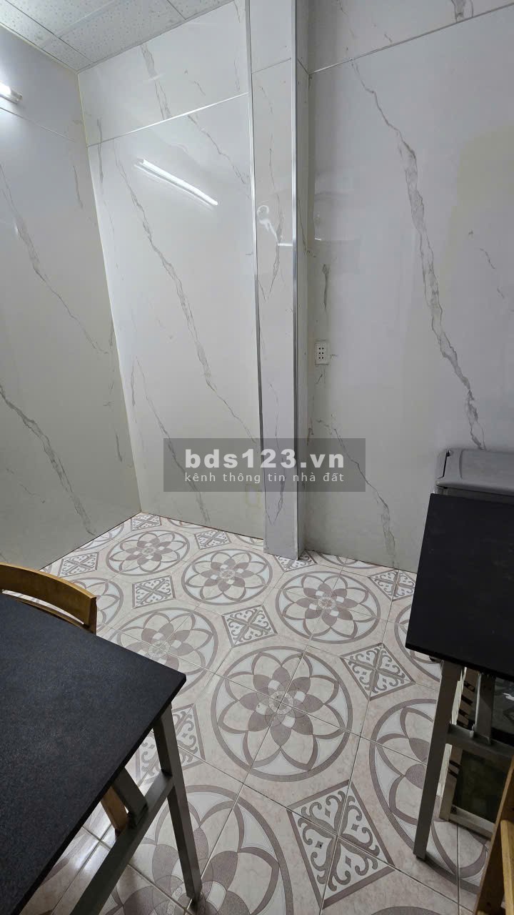 [QUẬN 5] CHO THUÊ PHÒNG TRỌ GIÁ RẺ – NGAY NGUYỄN VĂN CỪ – CÓ MÁY LẠNH