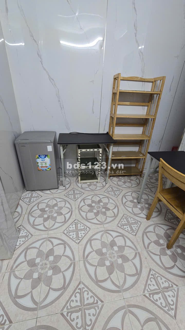 [QUẬN 5] CHO THUÊ PHÒNG TRỌ GIÁ RẺ – NGAY NGUYỄN VĂN CỪ – CÓ MÁY LẠNH