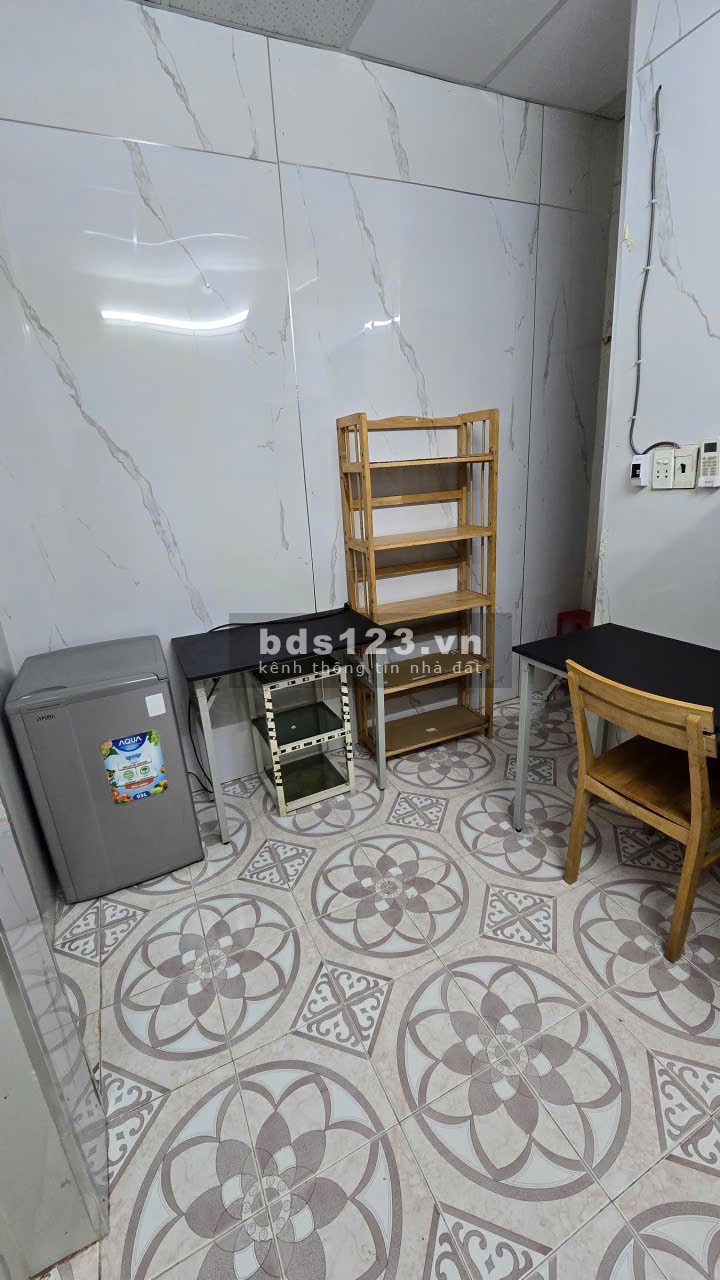 [QUẬN 5] CHO THUÊ PHÒNG TRỌ GIÁ RẺ – NGAY NGUYỄN VĂN CỪ – CÓ MÁY LẠNH