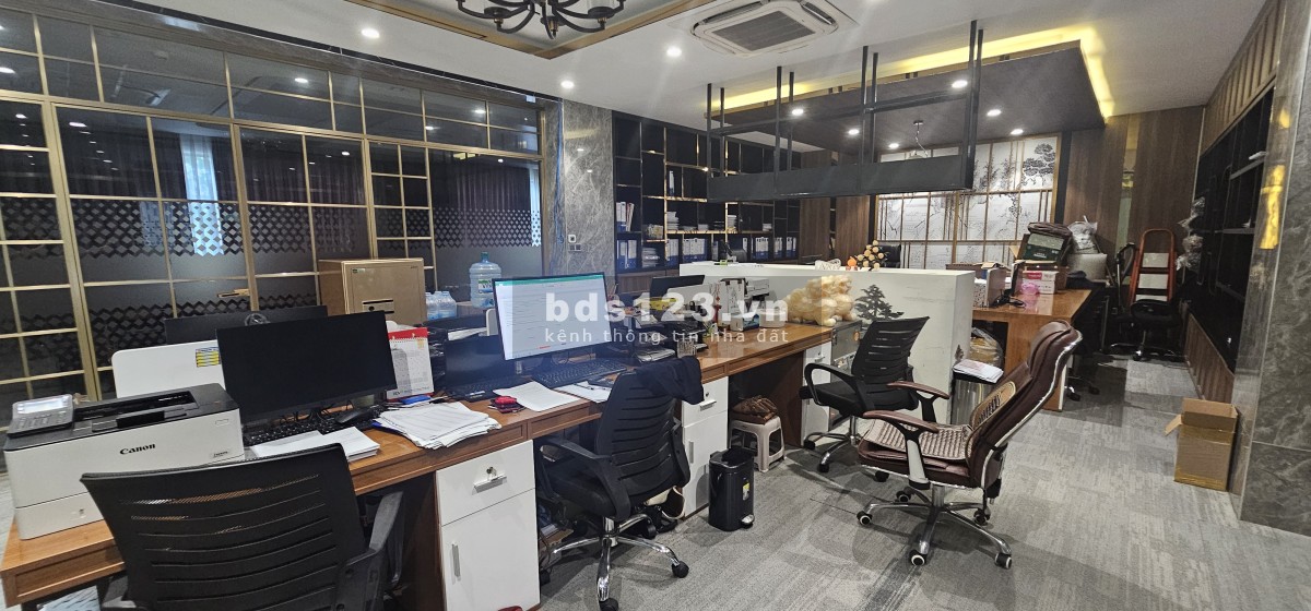 CHO THUÊ 2 SÀN -LÀM VĂN PHÒNG - GIÁ 270 TRIỆU - DIỆN TÍCH 667m2