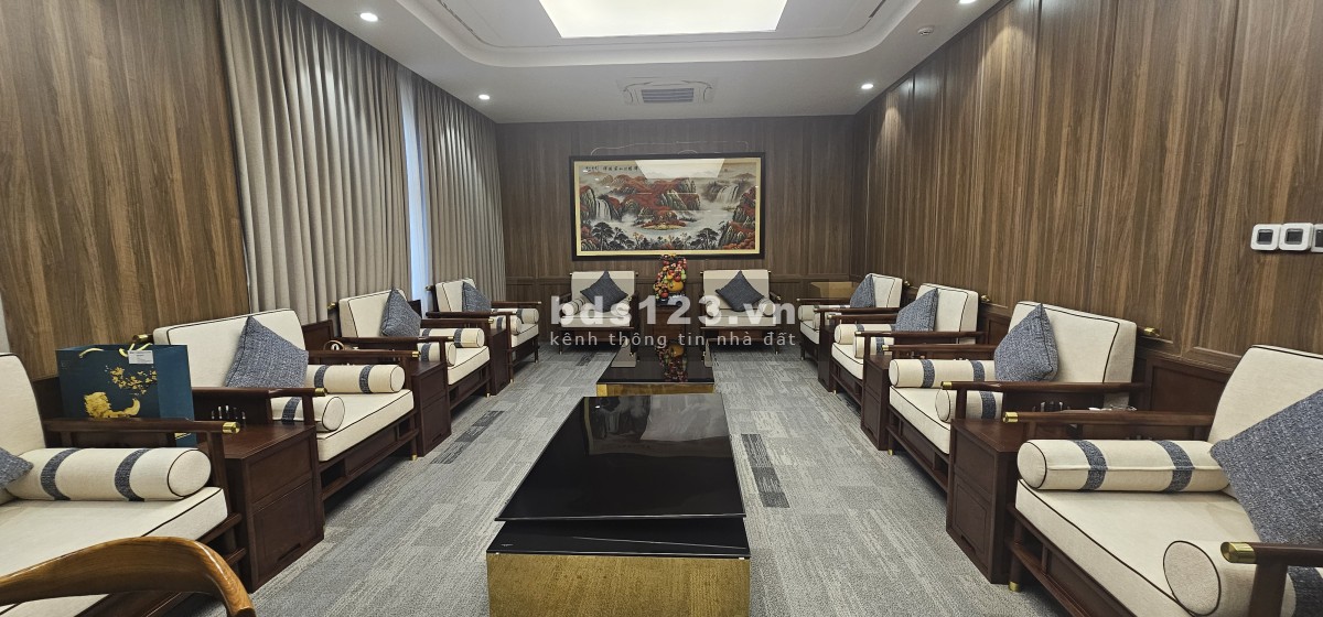 CHO THUÊ 2 SÀN -LÀM VĂN PHÒNG - GIÁ 270 TRIỆU - DIỆN TÍCH 667m2