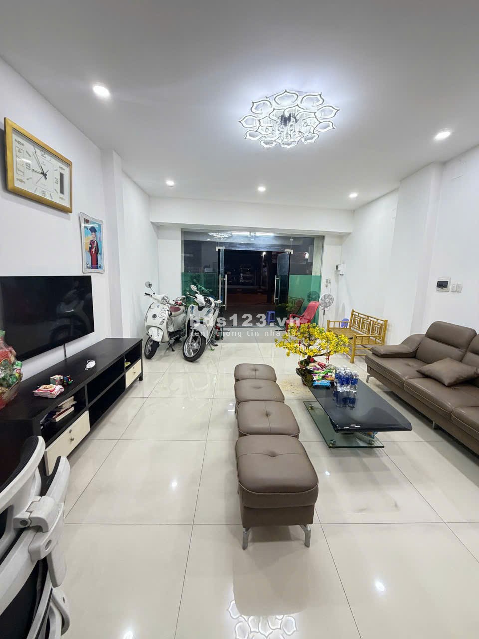 Bán nhà mặt tiền Lê Thị Riêng 3 lầu đối diện Ủy Ban…